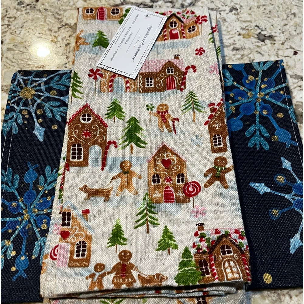 NEW Set of Two Cupcakes And Cashmere  Cotton Gingerbread Dish Towels 20” x  30”